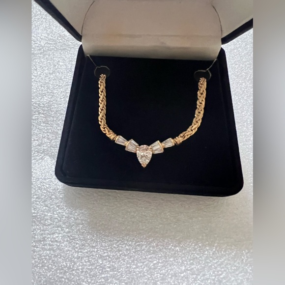 18 K Gold plated Great Quality with unusual CZ Necklace NWT in original box - Picture 2 of 16